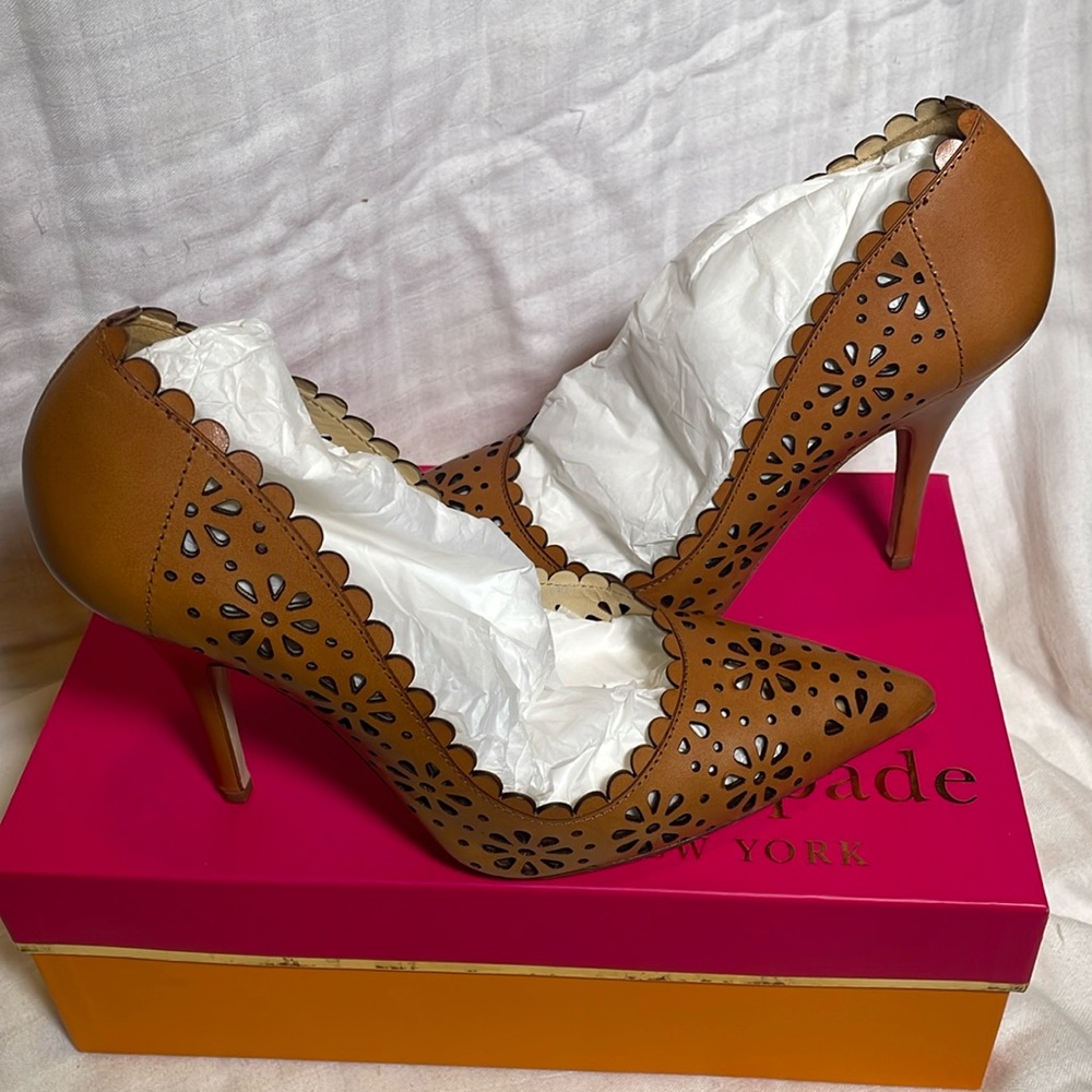 Kate Spade Lana heels, size 8, in Light Camel/Soft Vacchetta.